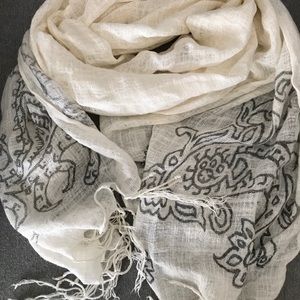 Levi’s ivory fashion scarf